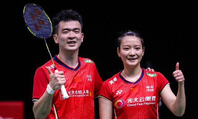 位于巴黎西 位于巴黎西